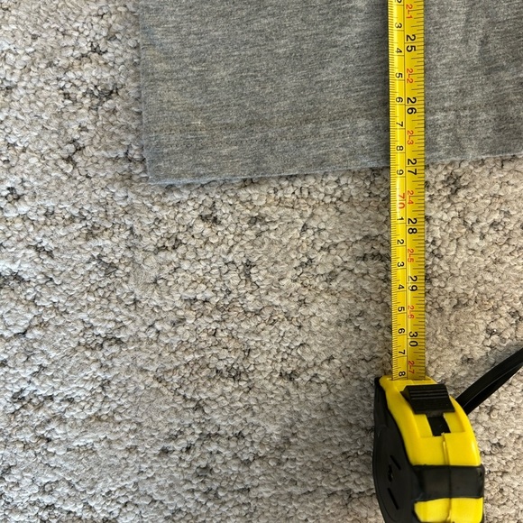 Penguin men’s L heritage slim fit never worn! This is Slim measurements below - Picture 9 of 10